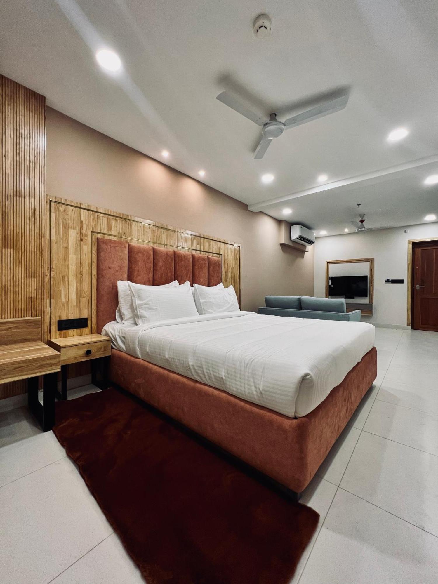 The Habitat Suites Guruvāyūr Exterior foto